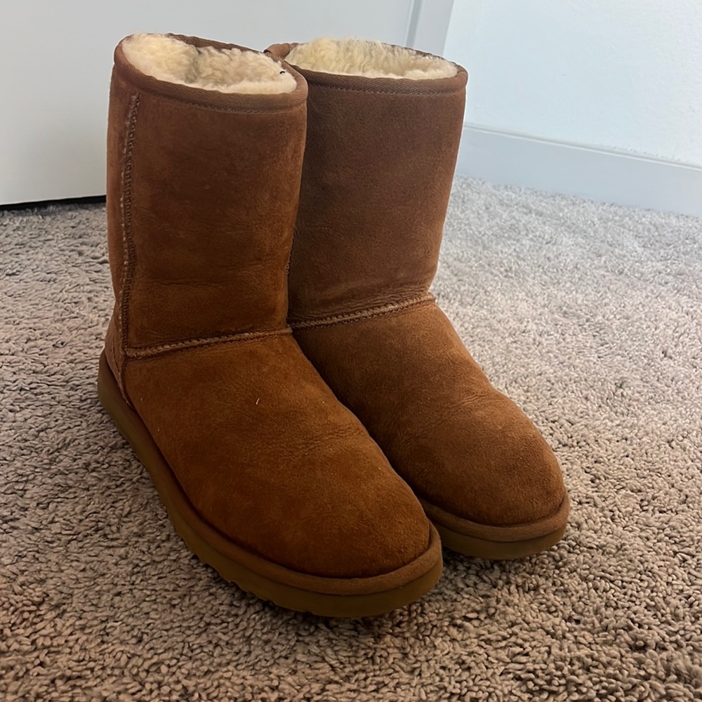 UGG Classic Short II